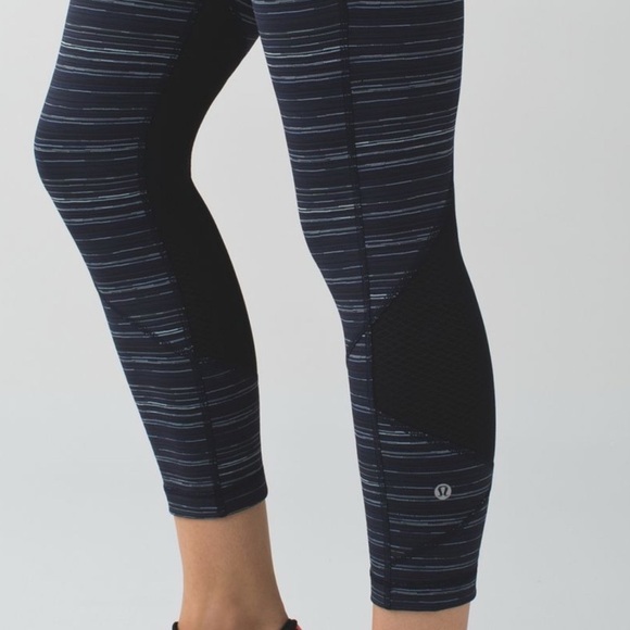 lululemon athletica Pants - Lululemon Pace Rival Crop 22" Cyber Stripe Naval Blue/Black leggings